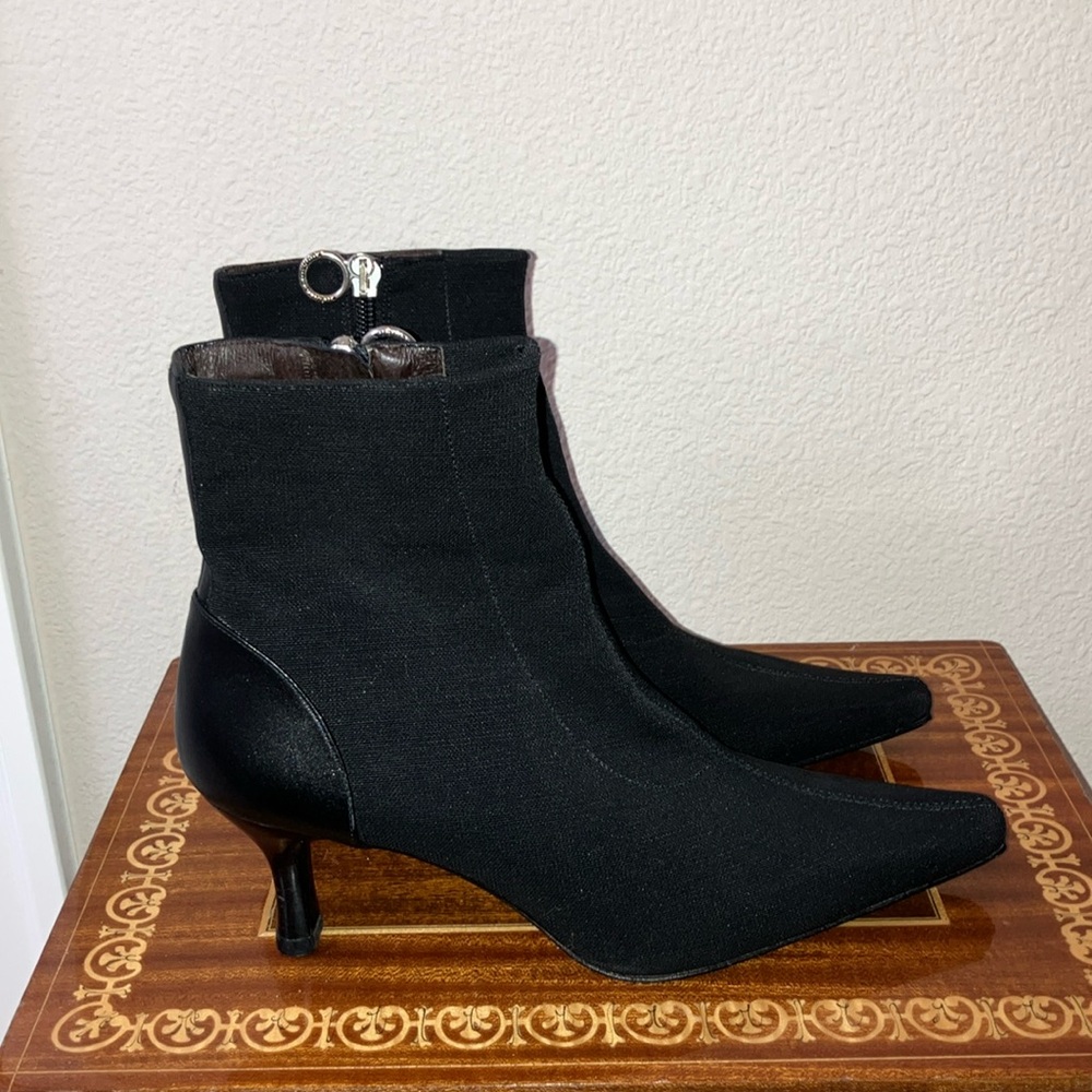 New Donald J Pliner 8 Black crepe Leather Ankle Boots